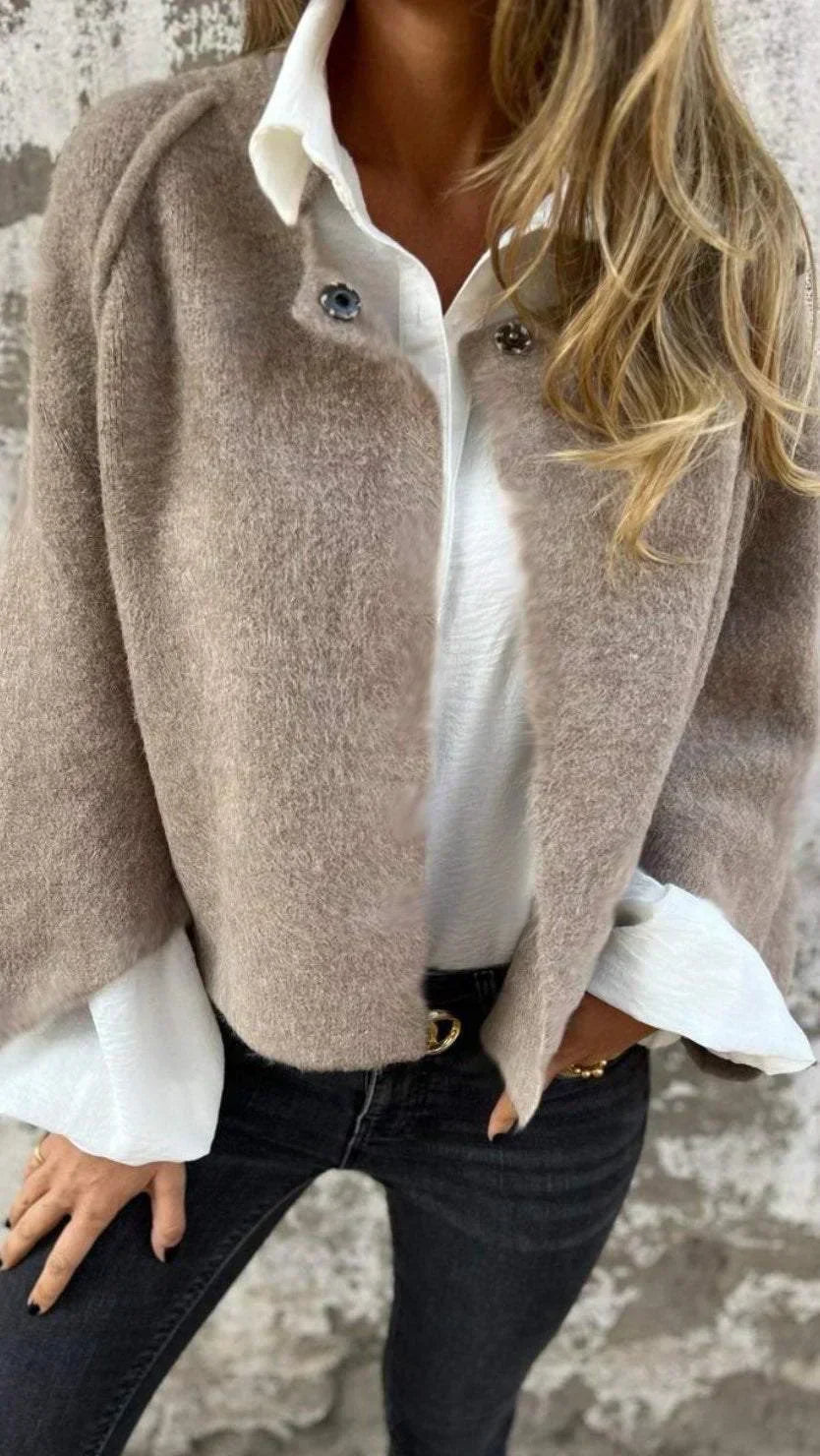AMALIA™ | CARDIGÁN ELEGANTE CON ESCOTE REDONDO Y MANGAS LARGAS