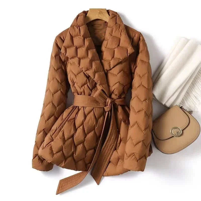 MILA – Abrigo de invierno cómodo con detalle de cordones